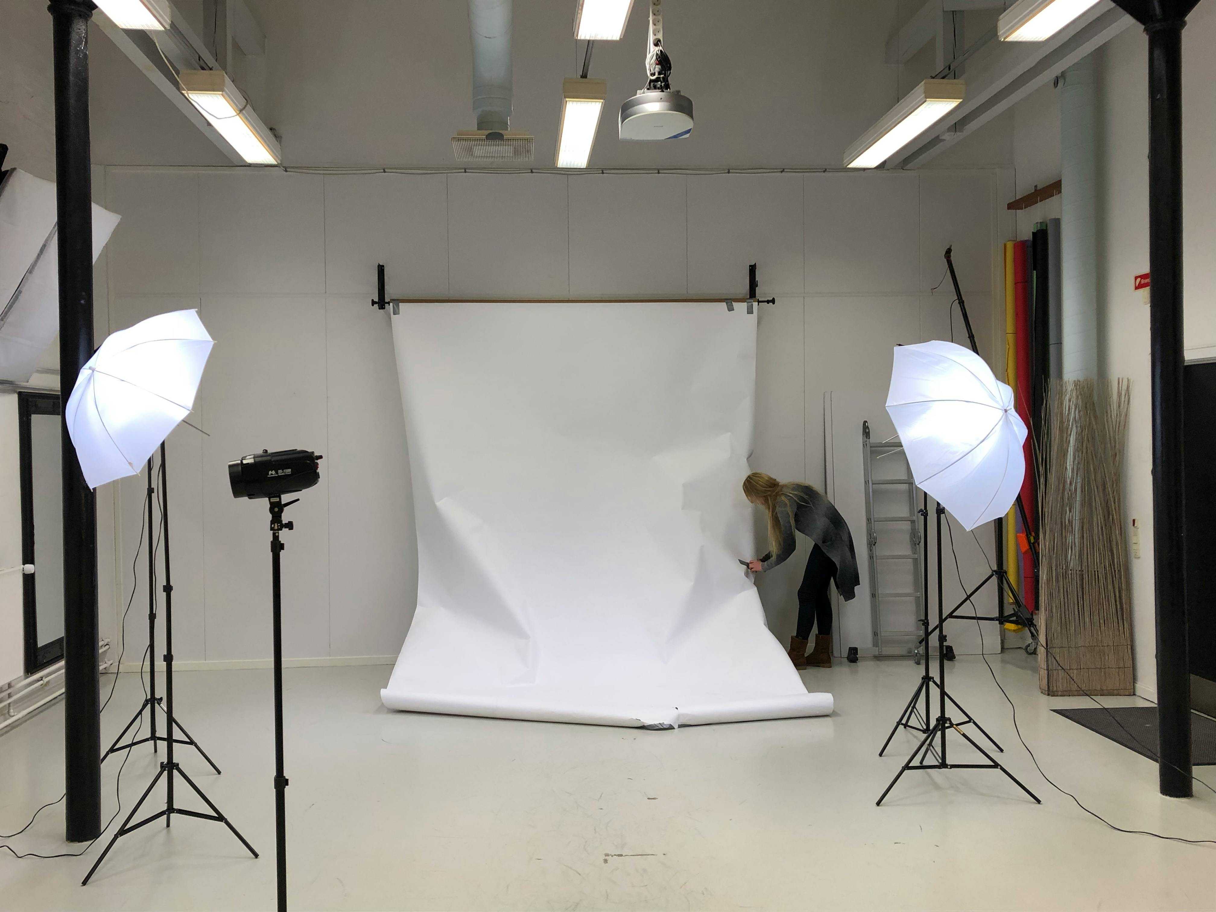 Alquiler de estudio fotográfico en Madrid — instalaciones profesionales para sesiones y shootings